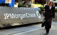 Major US banks have closed hundreds of branches